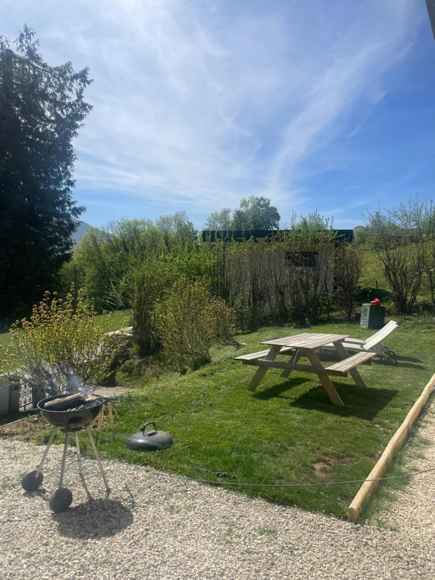 Petit Logement Cosy Dans Maison Au Calme Verrens-Arvey Exterior foto